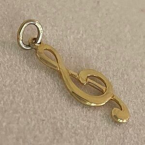 🎼Vintage Treble Clef Gold Charm